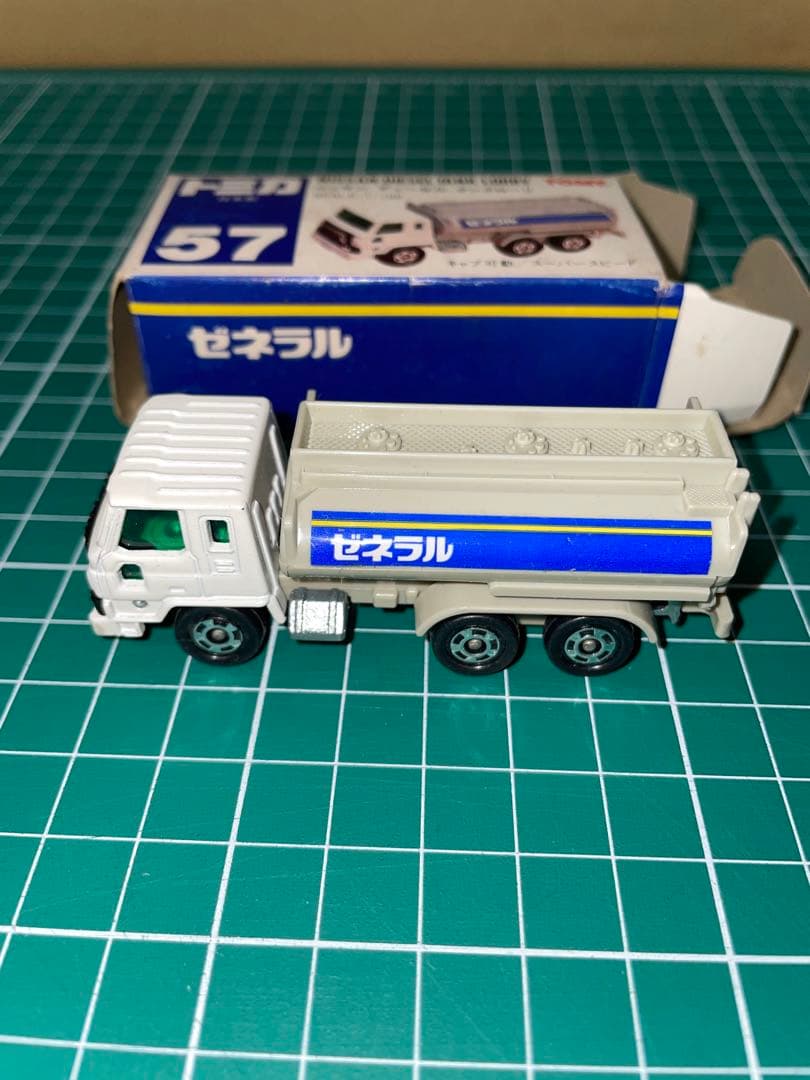 ❣新品❣　⭐︎絶版⭐︎　トミカ No.57 ニッサン ディーゼル タンクローリー　②