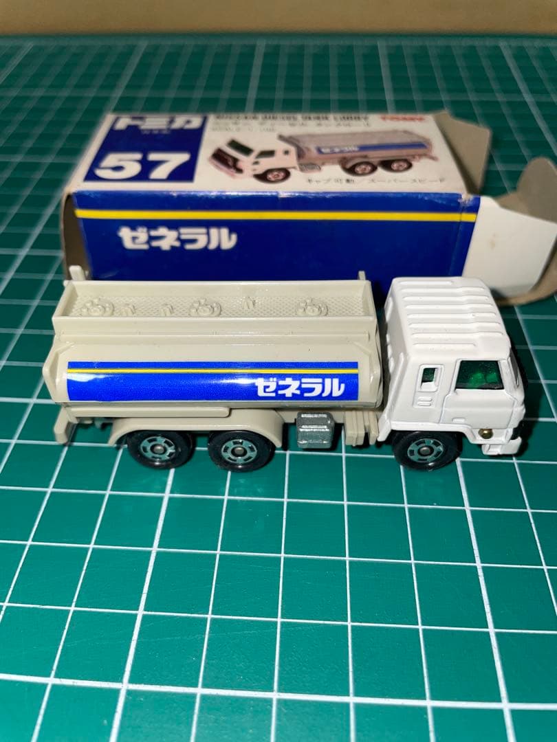 ❣新品❣　⭐︎絶版⭐︎　トミカ No.57 ニッサン ディーゼル タンクローリー　②