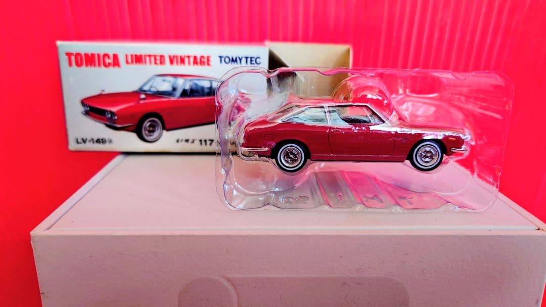 【新品未使用】トミカ LIMITED VINTAGE いすゞ 117クーペ初期型