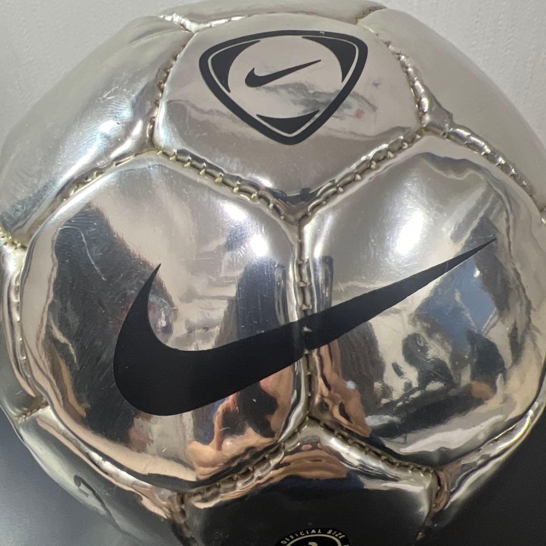 Nike スコーピオンノックアウト　メタリックシルバー 記念サッカーボール