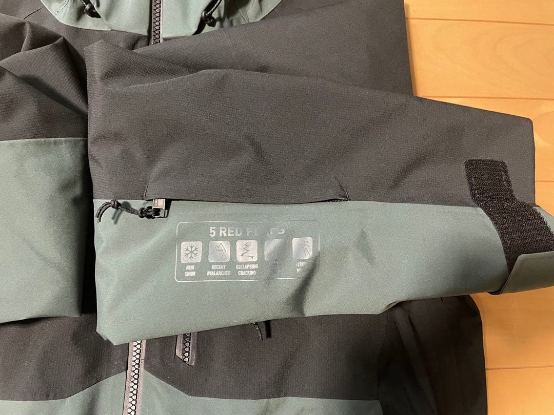 ジョーンズ JONES スノーボードウェア　Sサイズ