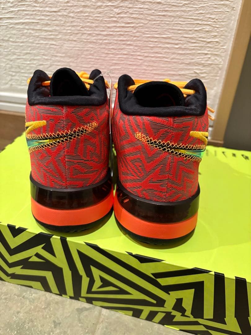 シューズ(男性用) Nike LBJ NXXT GENIUS EP 8 UK 26cm