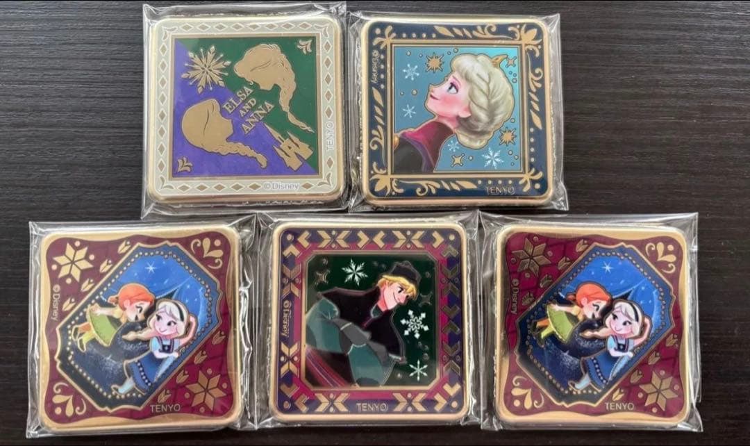 ディズニー　金バッチ　セット