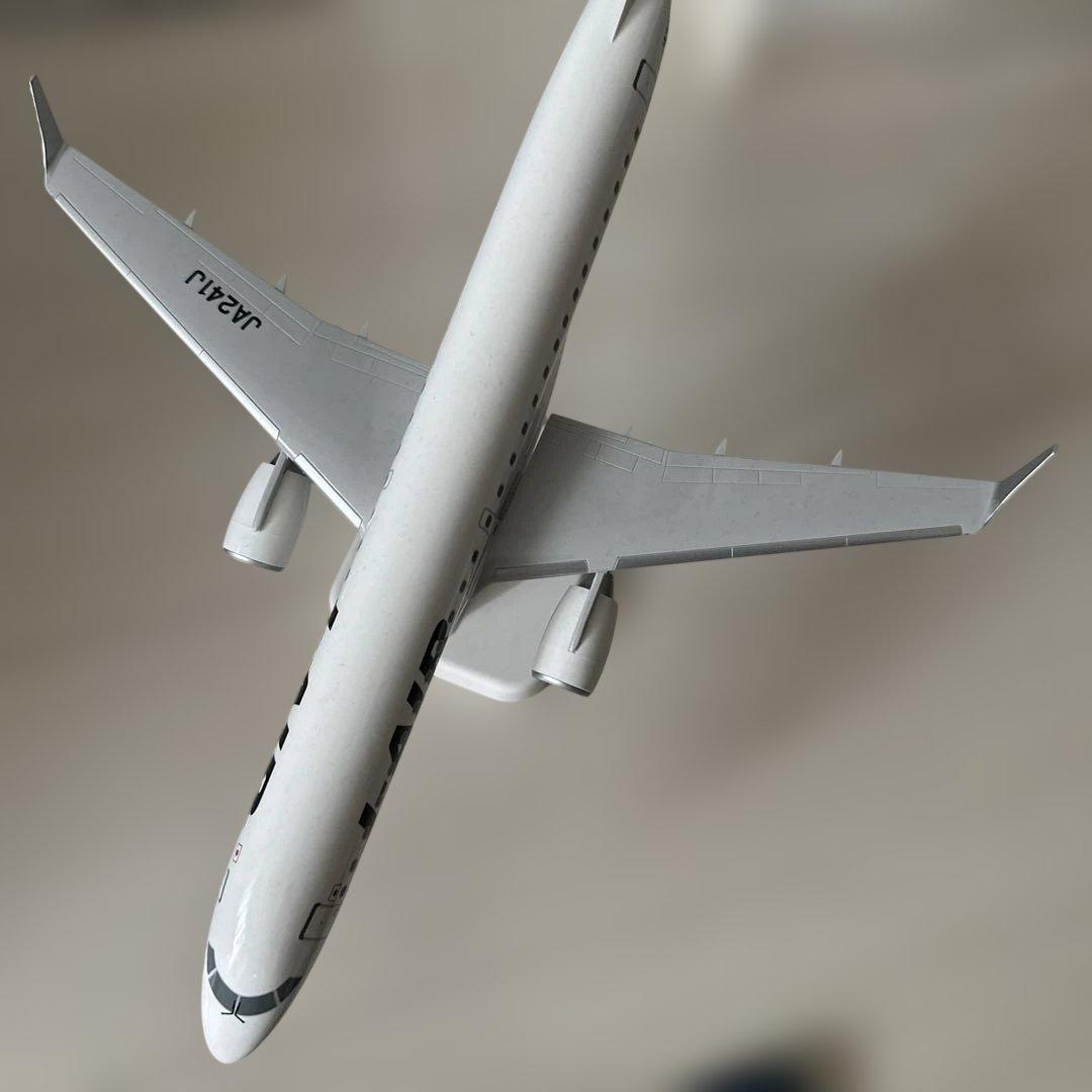 J-AIR EMBRAER 190 スケールモデル　１／100