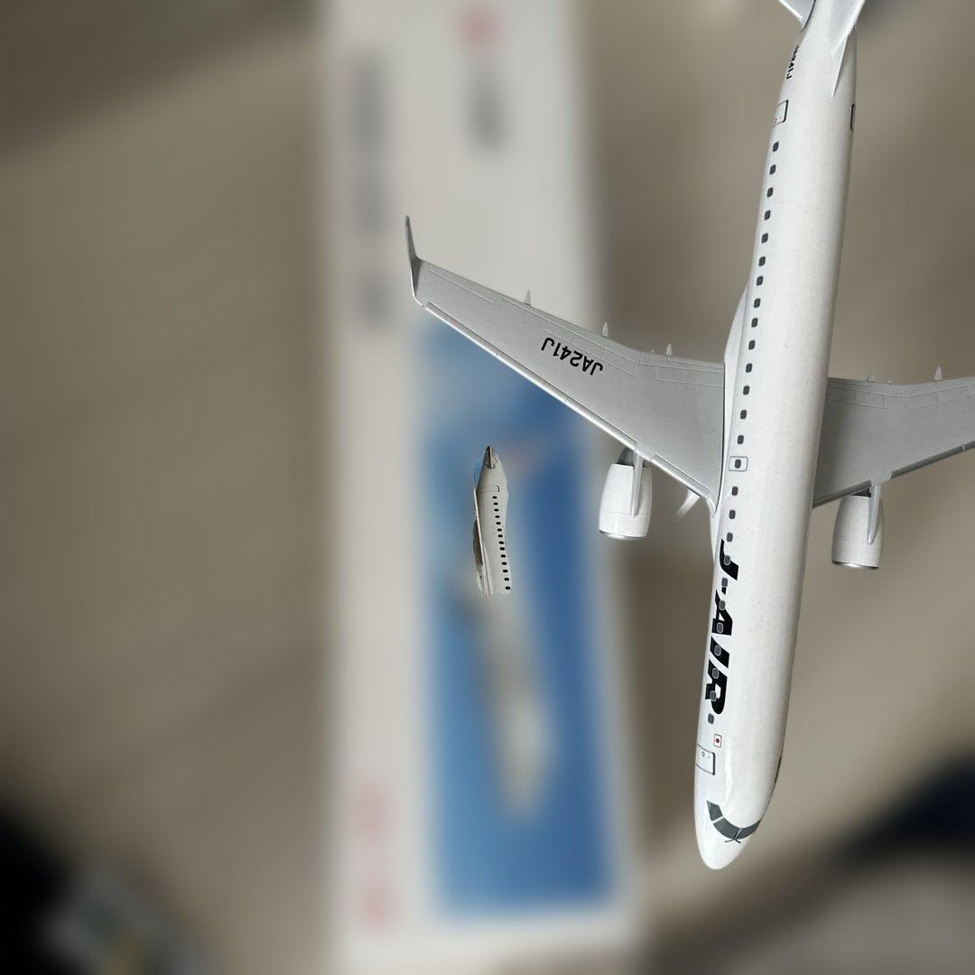 J-AIR EMBRAER 190 スケールモデル　１／100