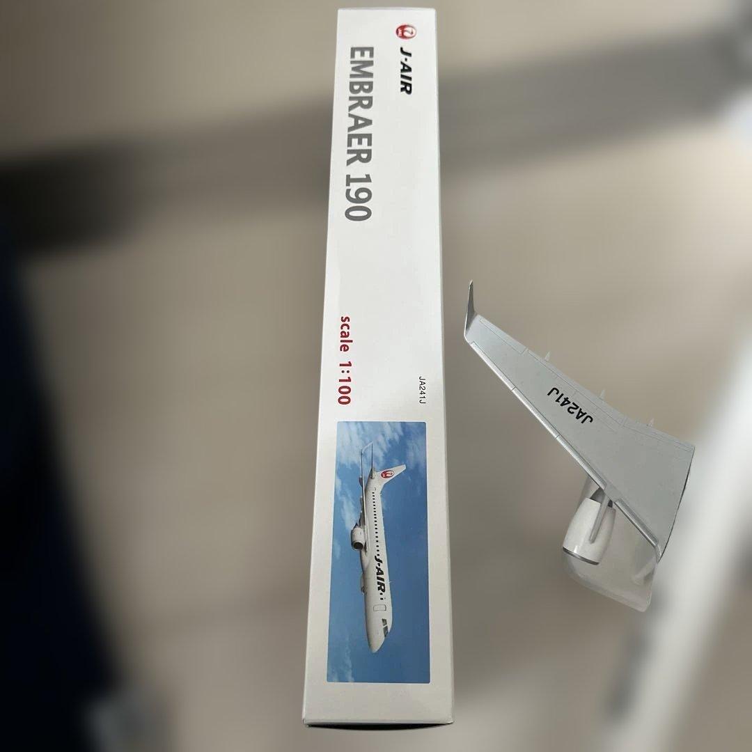 J-AIR EMBRAER 190 スケールモデル　１／100