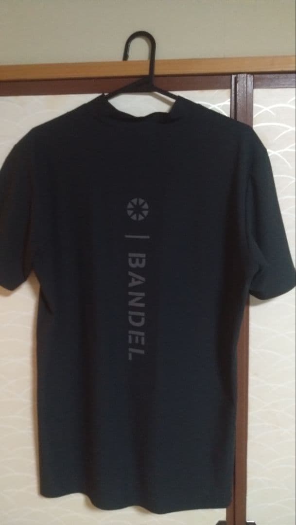 BANDEL 黒 モックネック　半袖シャツ