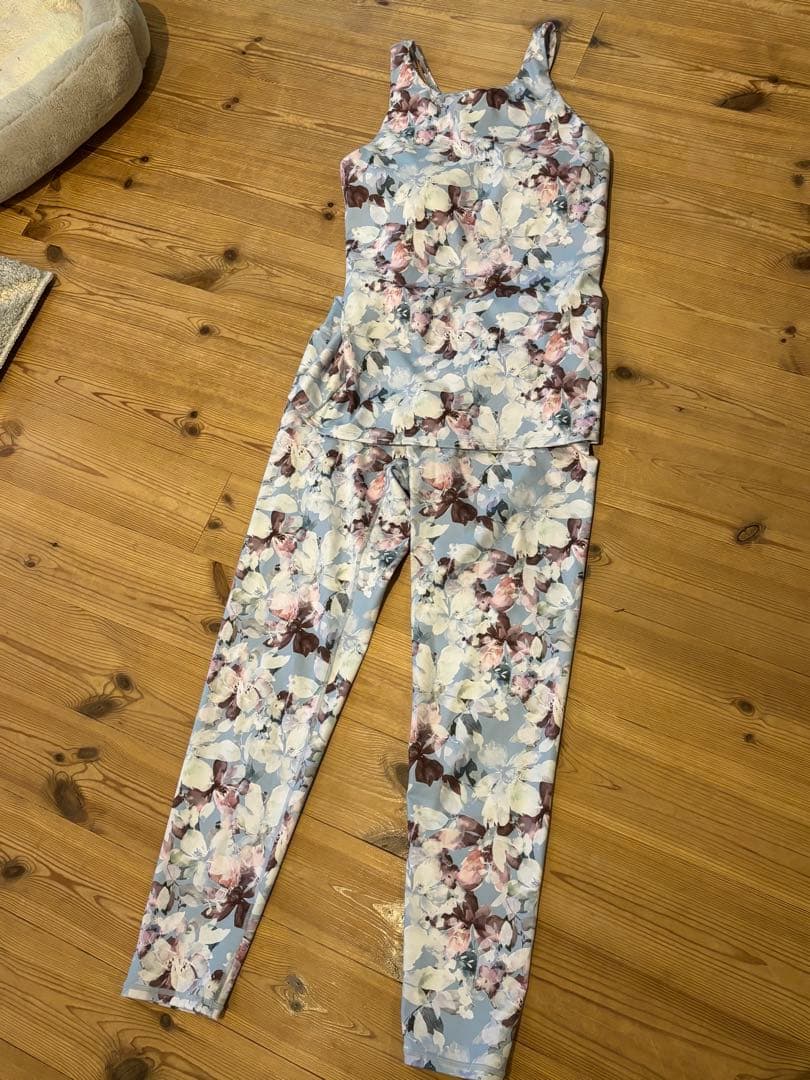 美品⭐︎スカーラ⭐︎ラバ⭐︎ヨガウェア上下セットアップ