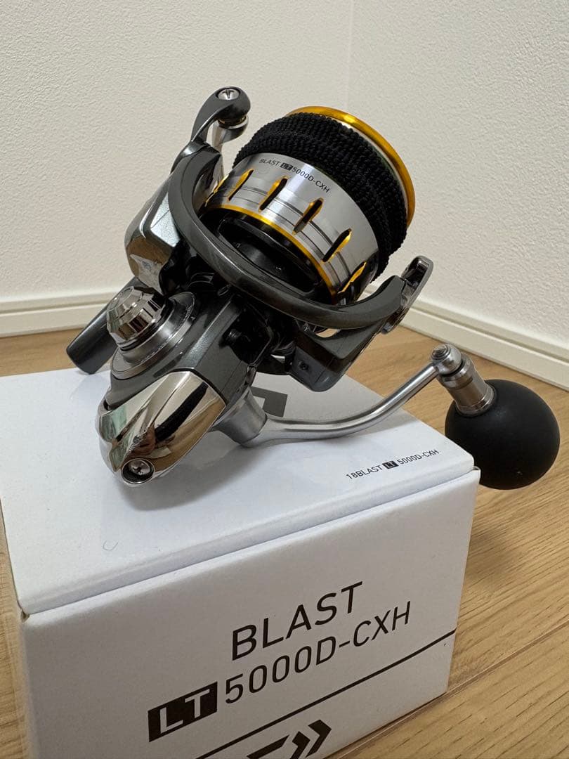 ダイワ　BLAST LT 5000D-CXHスピニングリール　RCSハンドルノブ