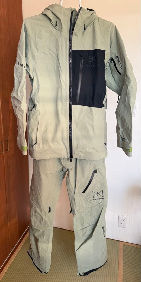 スーさん専用　BURTON [ak] Hedge Green スノボウェア上下
