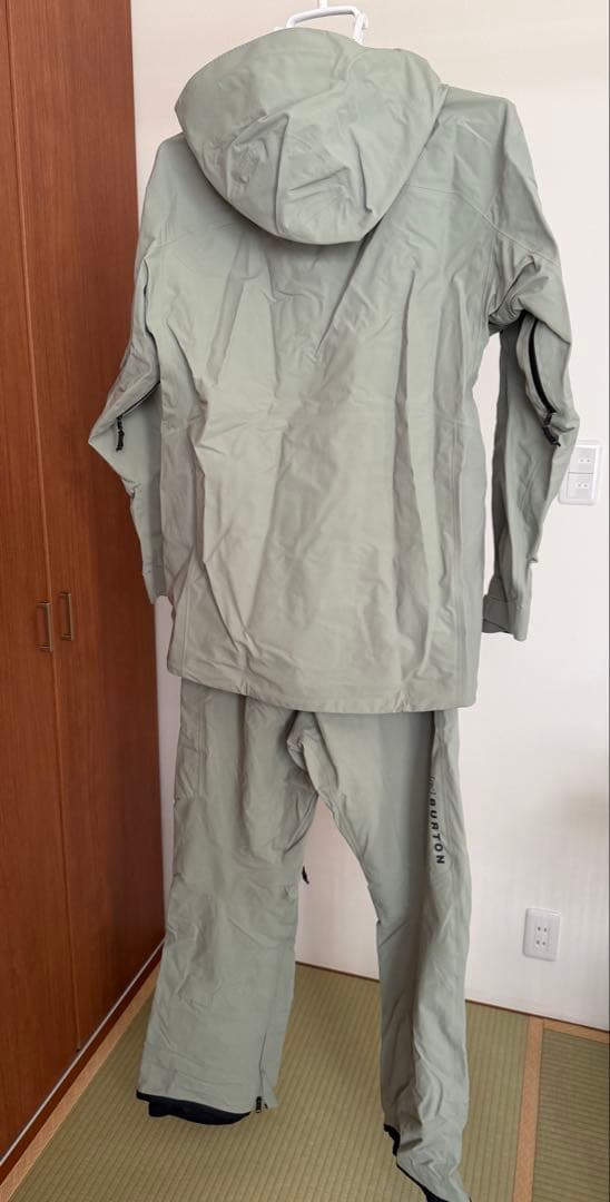 スーさん専用　BURTON [ak] Hedge Green スノボウェア上下