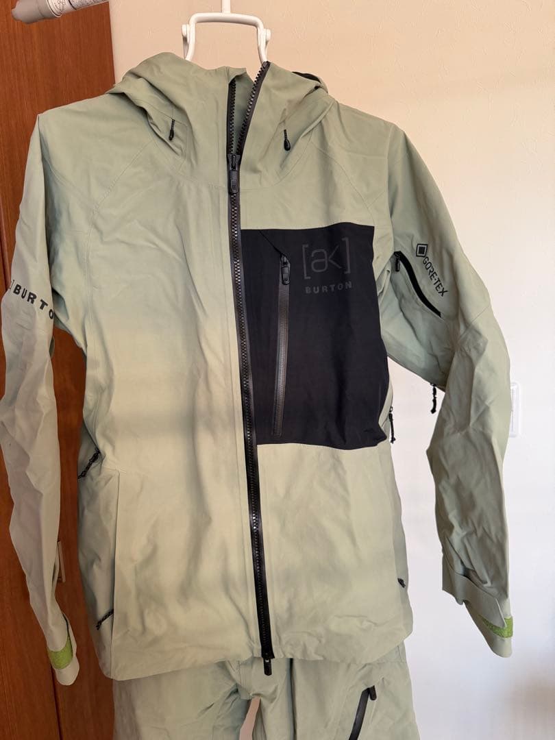 スーさん専用　BURTON [ak] Hedge Green スノボウェア上下