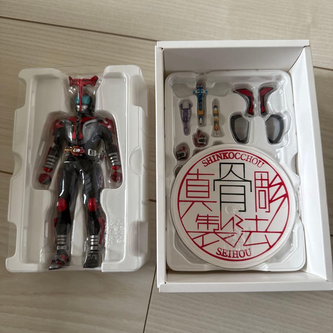 S.H.figuarts 真骨彫 仮面ライダーカブト ハイパーフォーム 10th