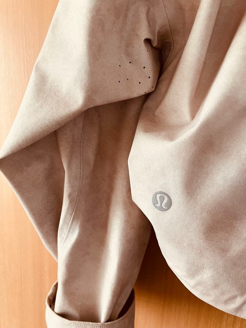 ウォーキング・ランニングウェア lululemon Rain Chaser Jacket M size