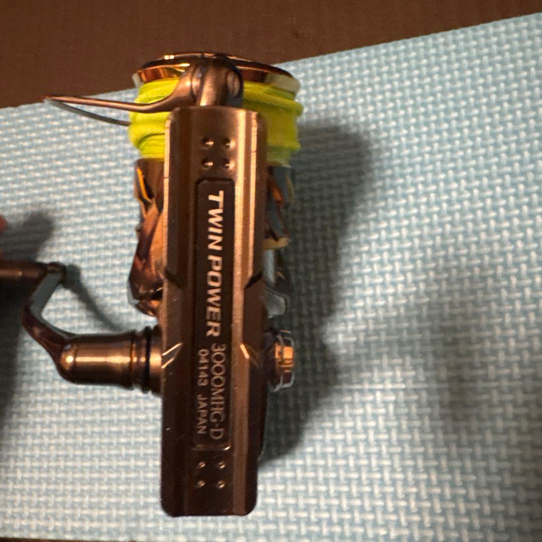 20TWIN POWER 3000MHG スピニングリール