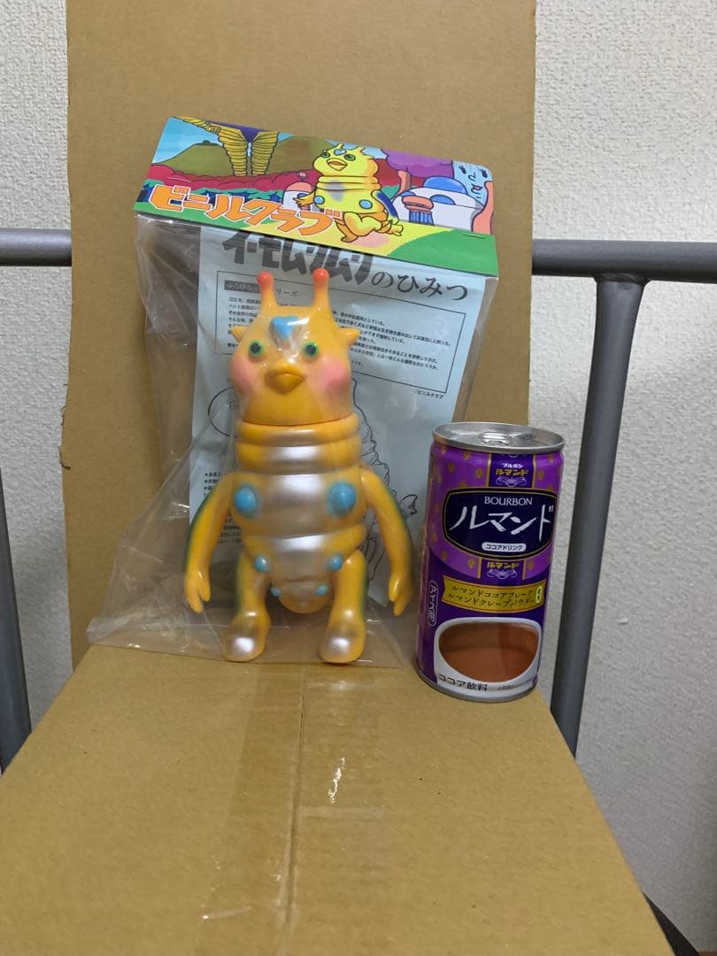 ⭐︎ビニルクラブ⭐︎ イーモムシムシ　1期カラー　新品未開封品　青木カズローさん