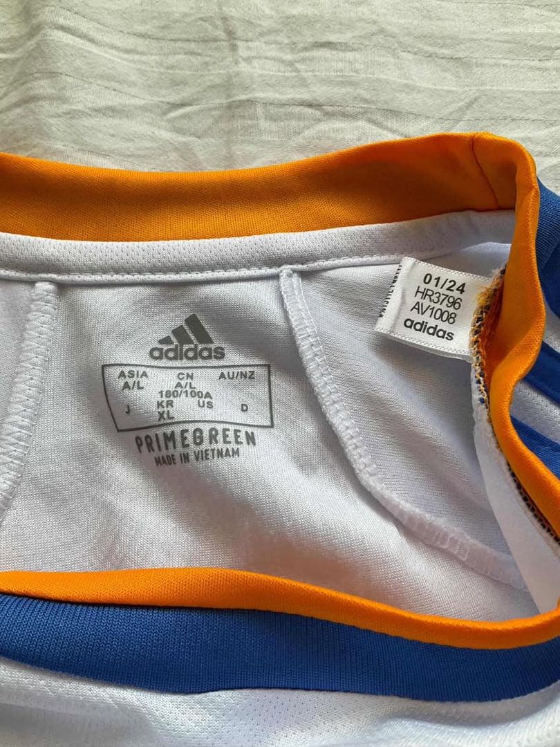 adidas Real Madrid MODRIĆ 10シャツ 2012年決勝