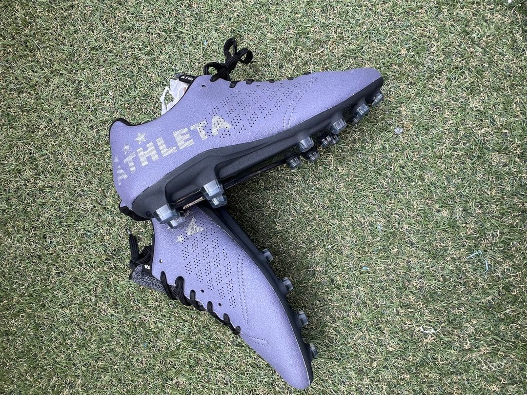 ATHLETA グレー スパイクシューズ