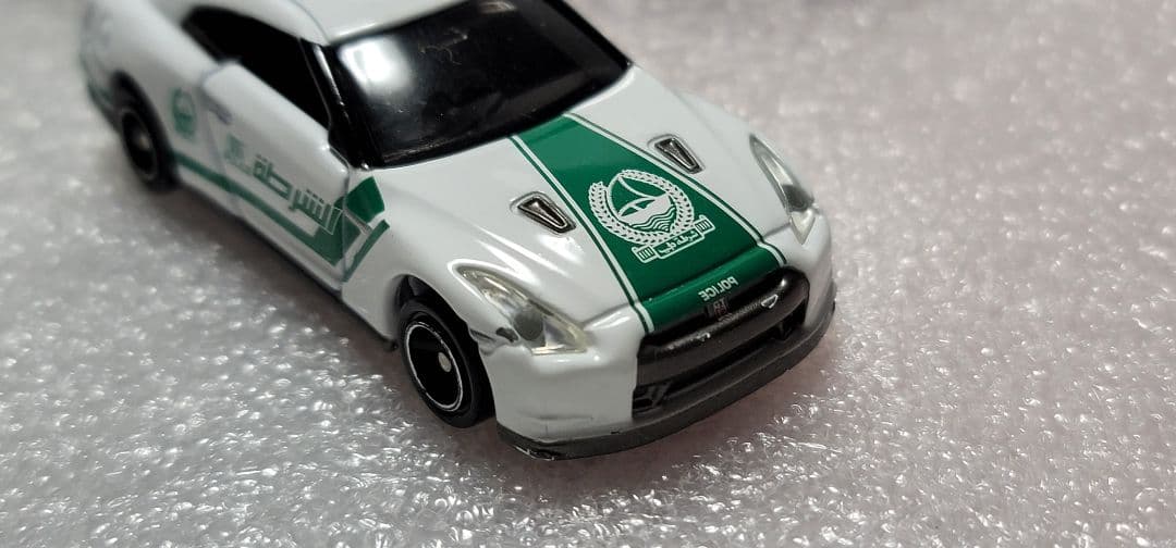 【送料無料】非売品 ！ GTR ドバイ パトカー 警視庁ミニカー トミカ