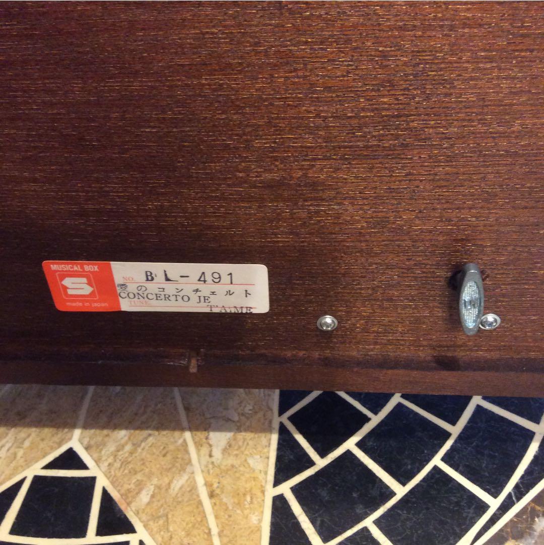オルゴール付きジュエリーボックス