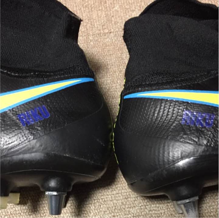 サッカースパイク NIKEマジスタオブラ