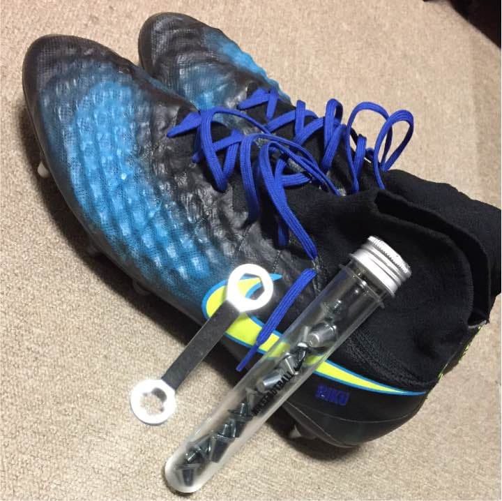 サッカースパイク NIKEマジスタオブラ