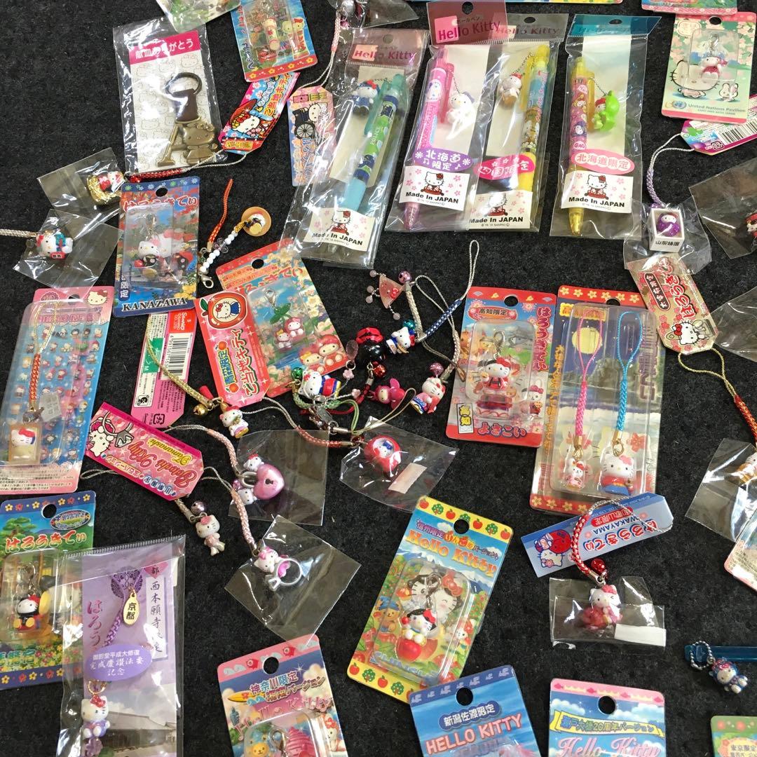 ご当地キティまとめ売りサンリオ根付ファスナーマスコットボールペンシャーペンなど