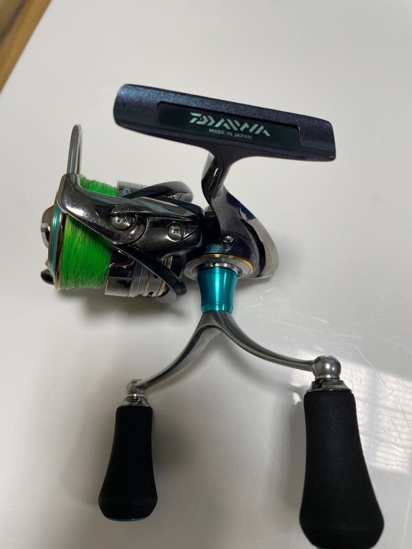 Daiwa エメラルダス2508PE-H（エメラルダスエア専用ダブルハンドル付）