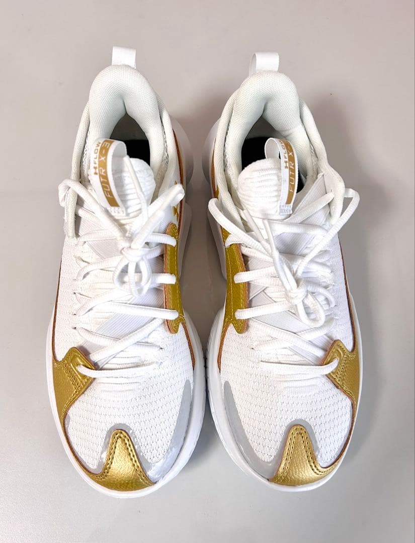 UNDER ARMOUR UA FLOW FUTR X 3 ホワイト/ゴールド