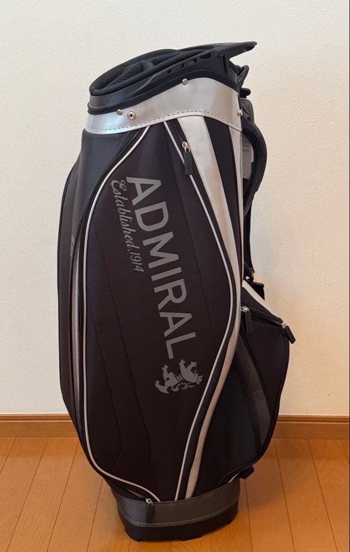 新品　ADMRIAL ゴルフバッグ ブラック/シルバー （フード付き、送料込）