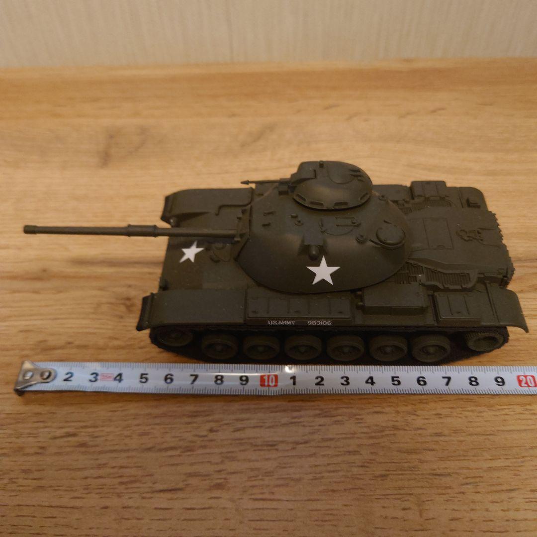 戦車と軍用トラックのミニチュアモデルセット おまけ付き