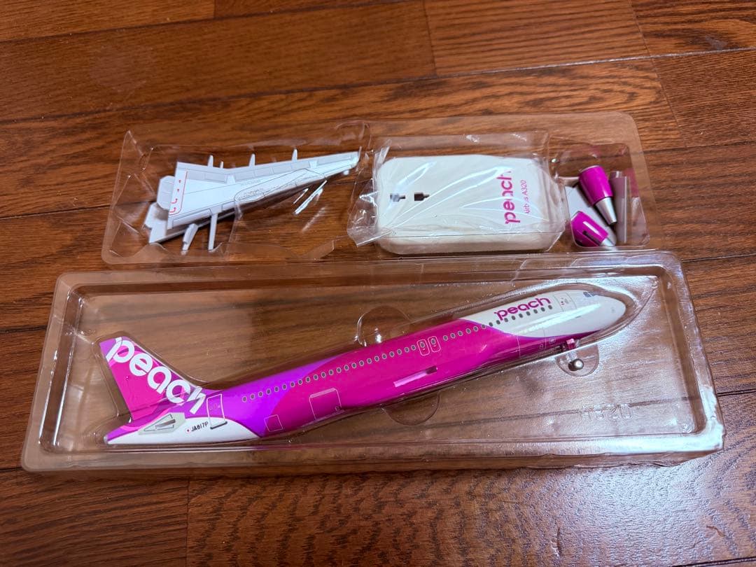 航空機・ヘリコプター peach AIRBUS A320 1/150