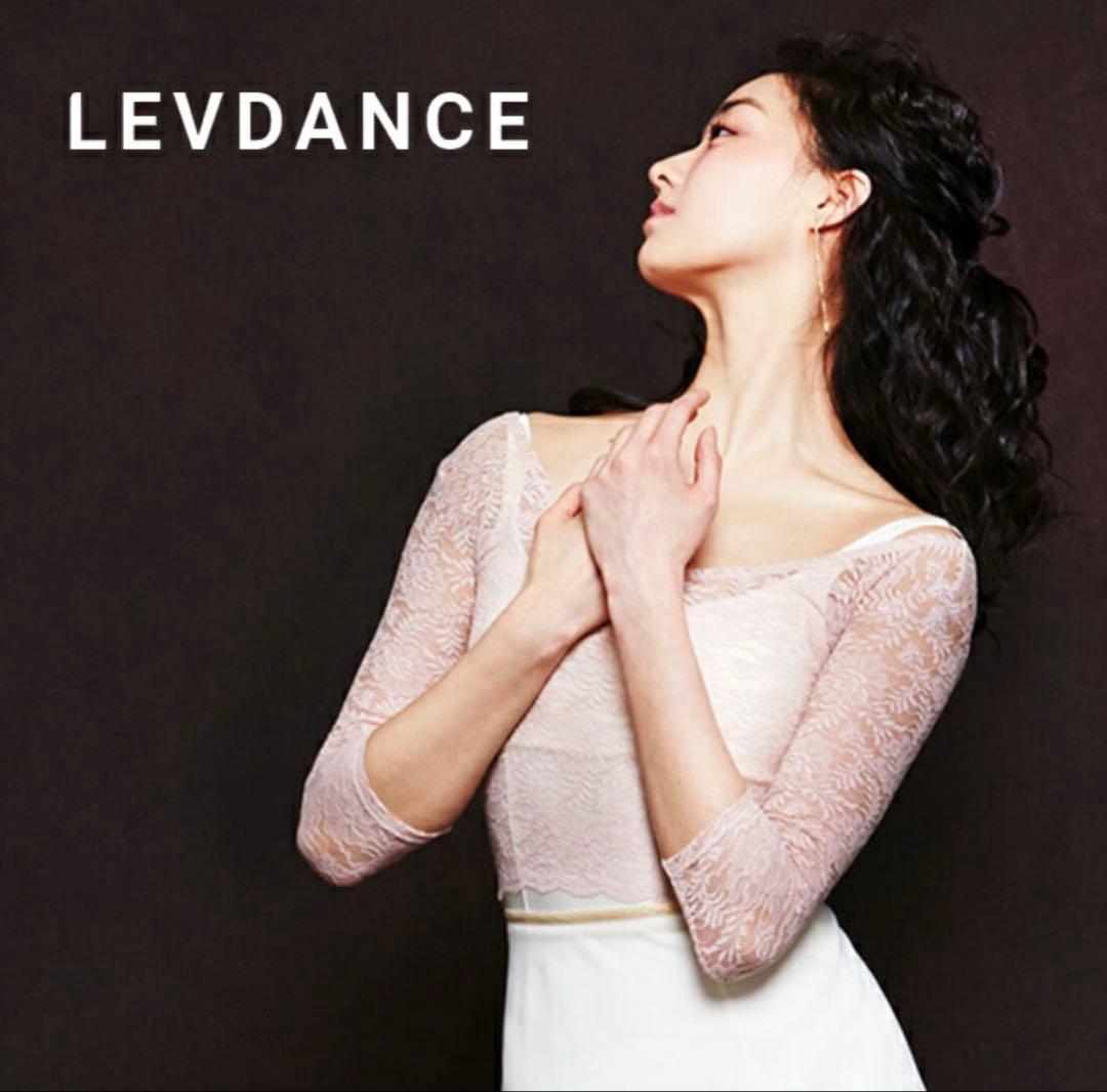 LEVDANCE レヴダンス　トップス　ブラック　Mサイズ
