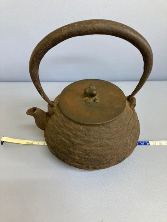 龍文堂造て鉄壺