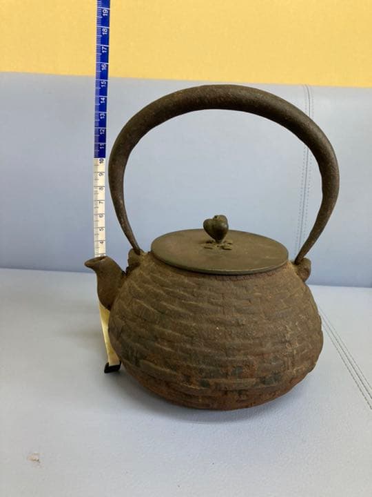 龍文堂造て鉄壺