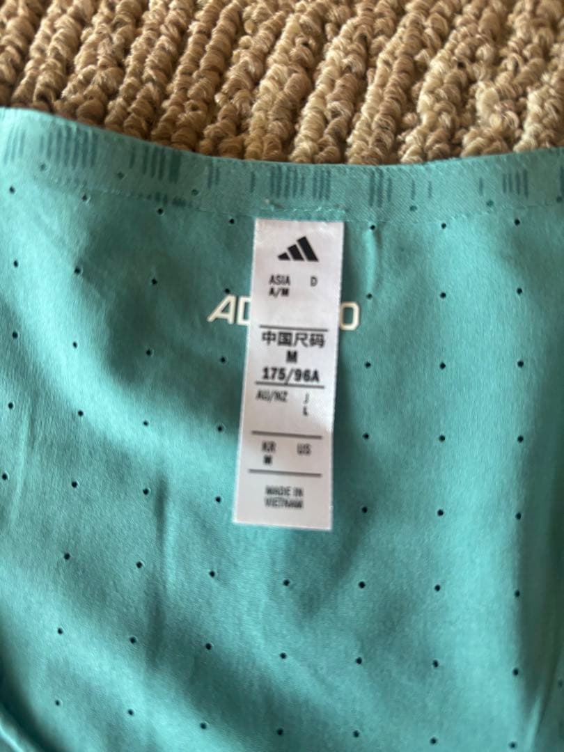 本日まで値下げ‼️adidas ADIZERO タンクトップ Lアクアブルー