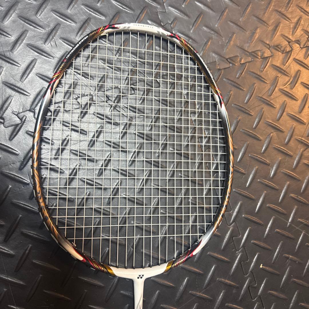 YONEX ボルトリック80 バドミントンラケット