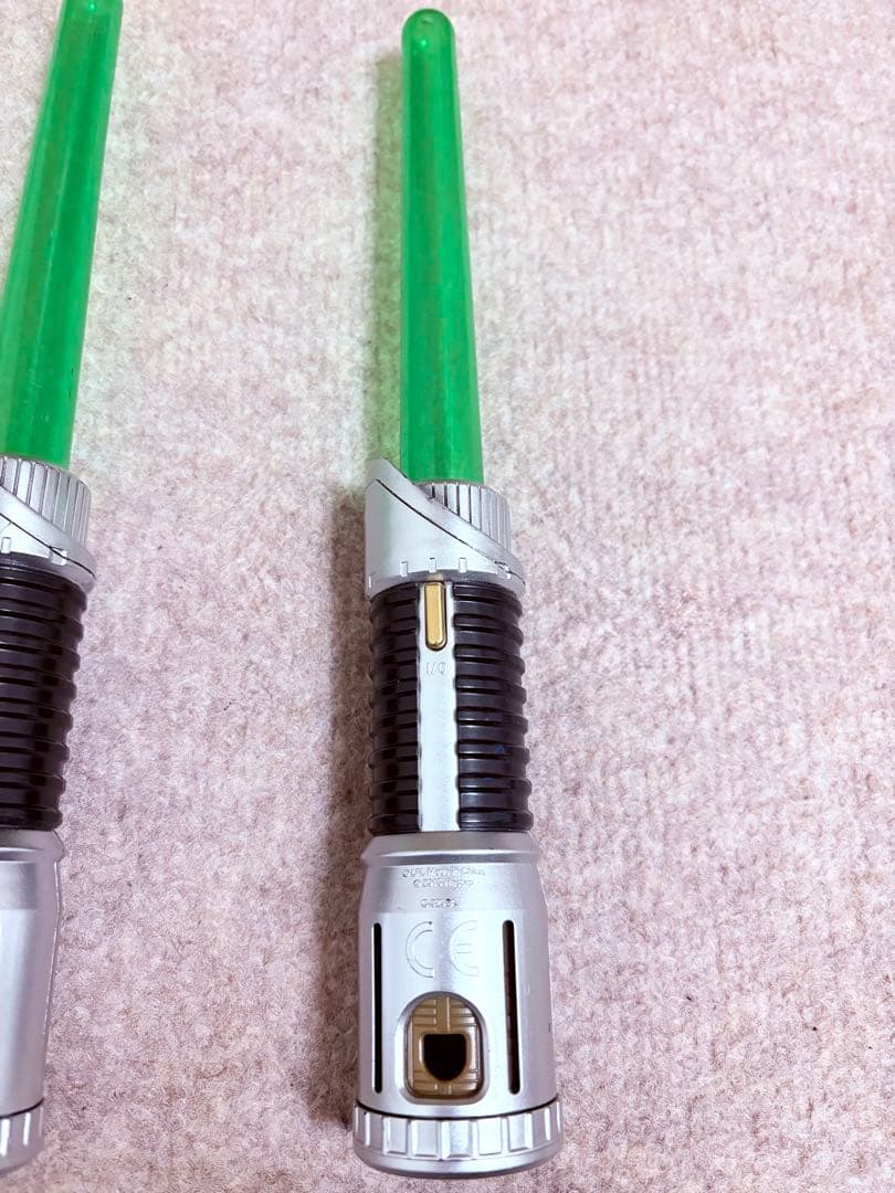 注目品！スターウォーズ ライトセーバーセットジェダイマスター 組み立て自由