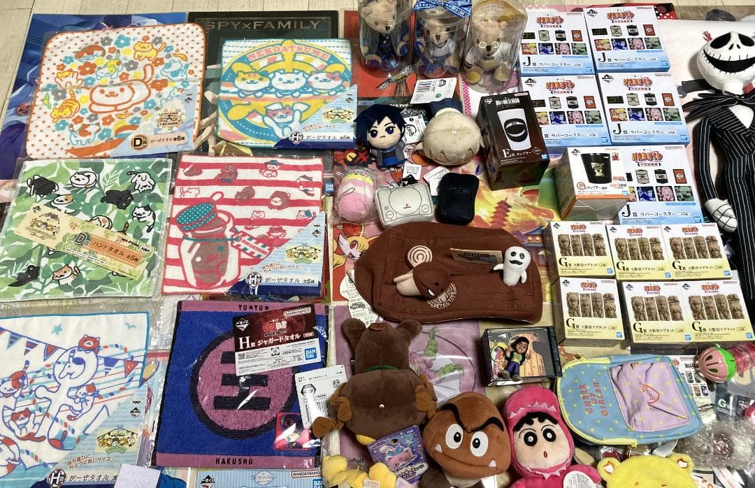 アニメグッズ　大量まとめ売り　160点以上　鬼滅　ナルト　五等分　ドラえもん　他