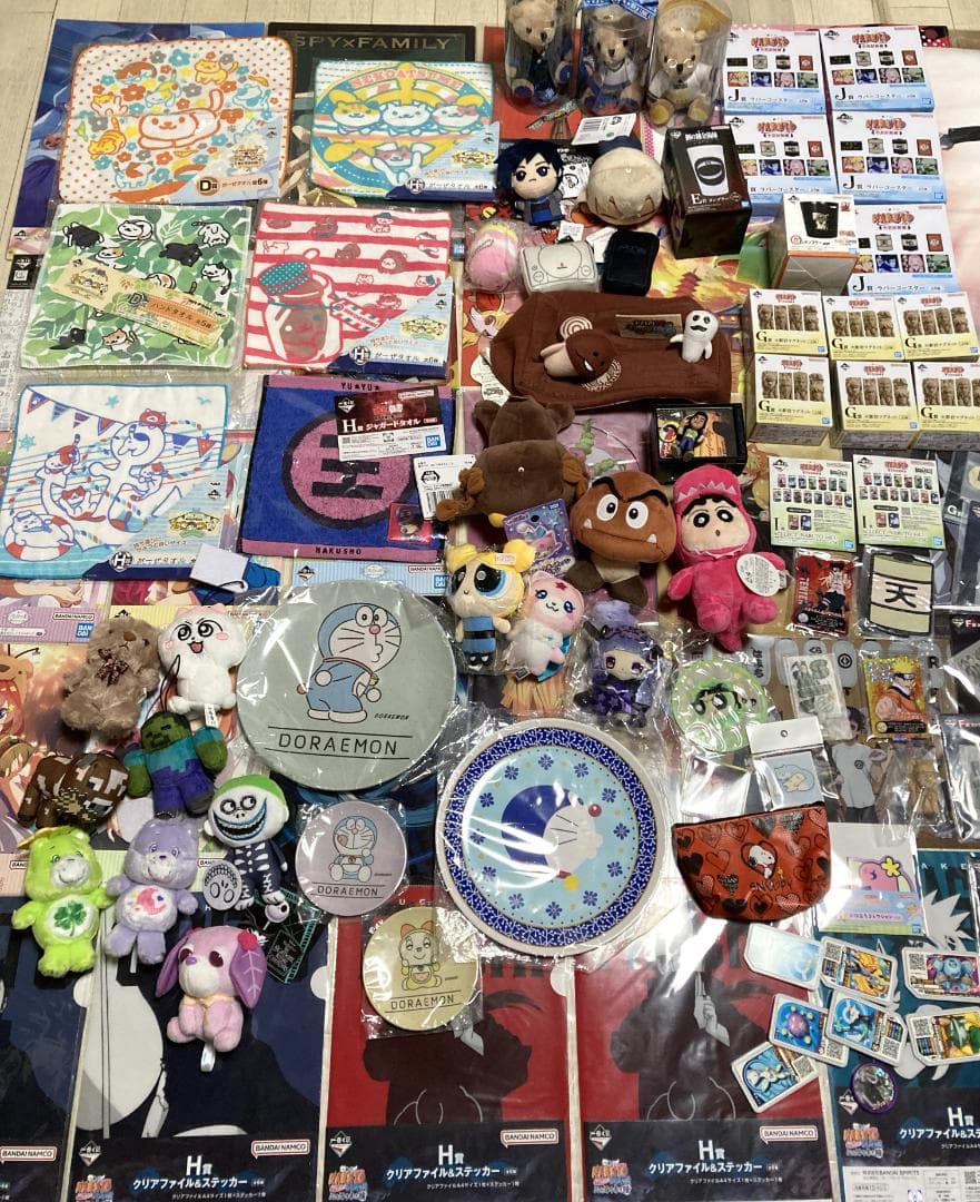 アニメグッズ　大量まとめ売り　160点以上　鬼滅　ナルト　五等分　ドラえもん　他
