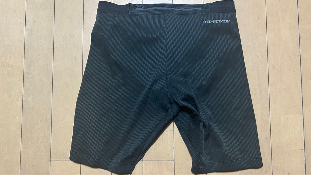 Nike エアロスイフト　タイツ　M 黒