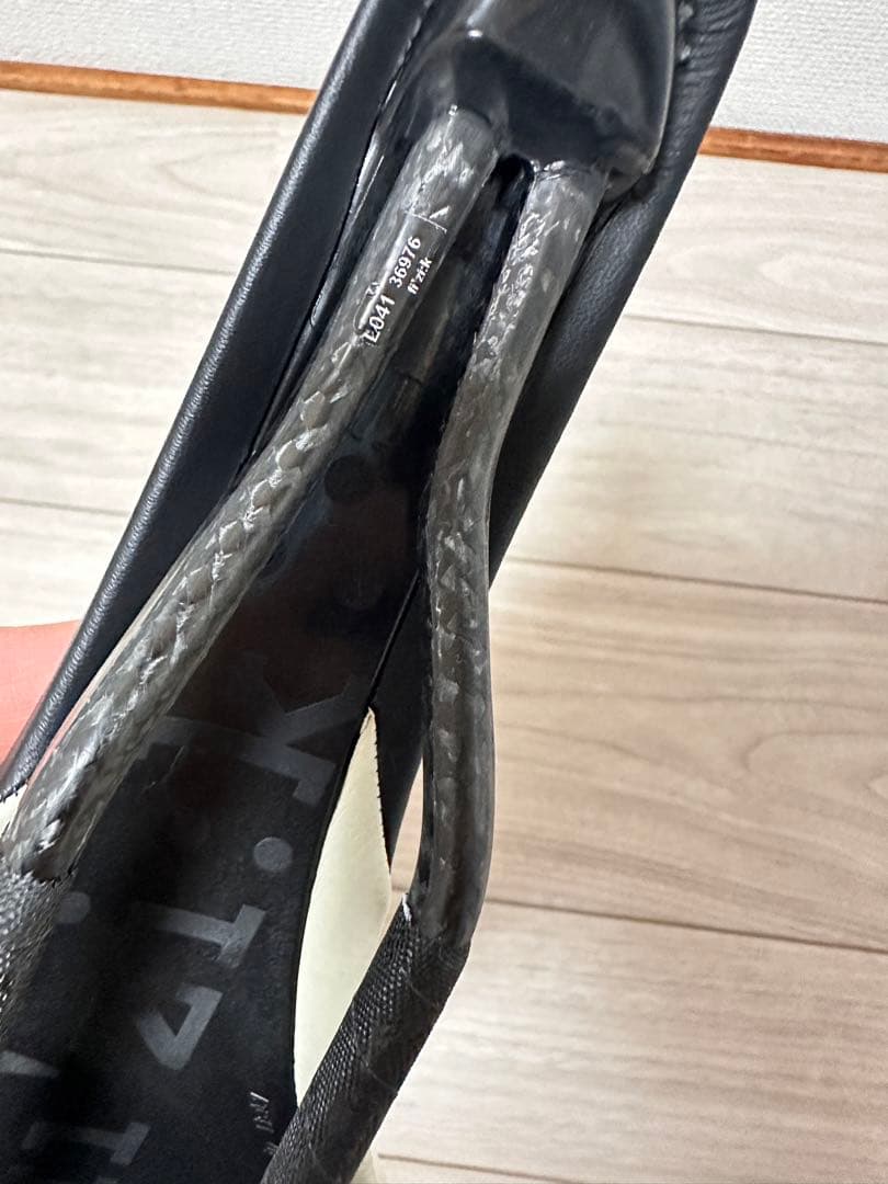 Fizik Antares Carbon 145mm サドル