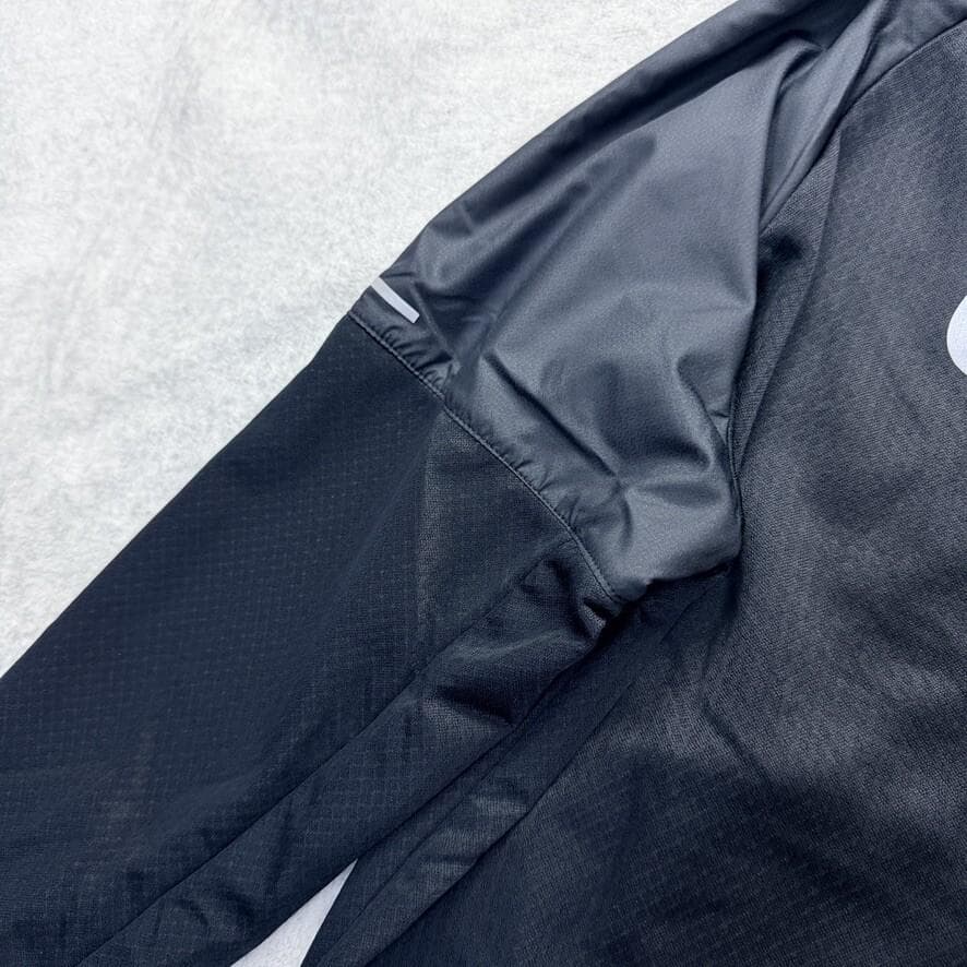 Lサイズ 新品 NIKE 撥水 ランニング フーディ マイラー