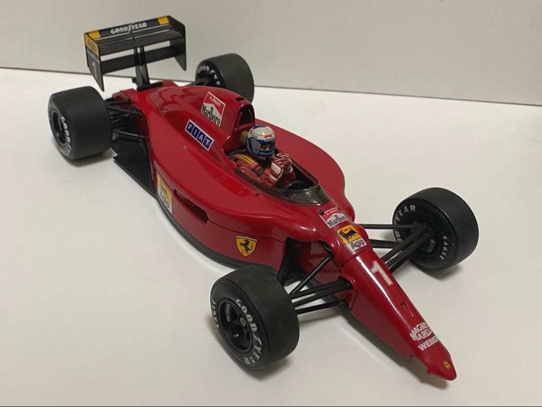 激レア　フェラーリ 641/2 F1-90 1/18 ミニカー　EXOTO