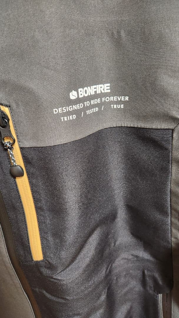 ​【美品】BONFIRE スノーボードウェア 上下セット M/L 透湿防水