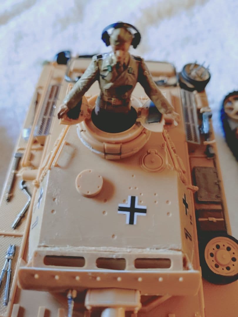 新春特価セール中！美品完成品 Wⅱロンメル戦車軍団チェニジア侵攻フィギュア3体付