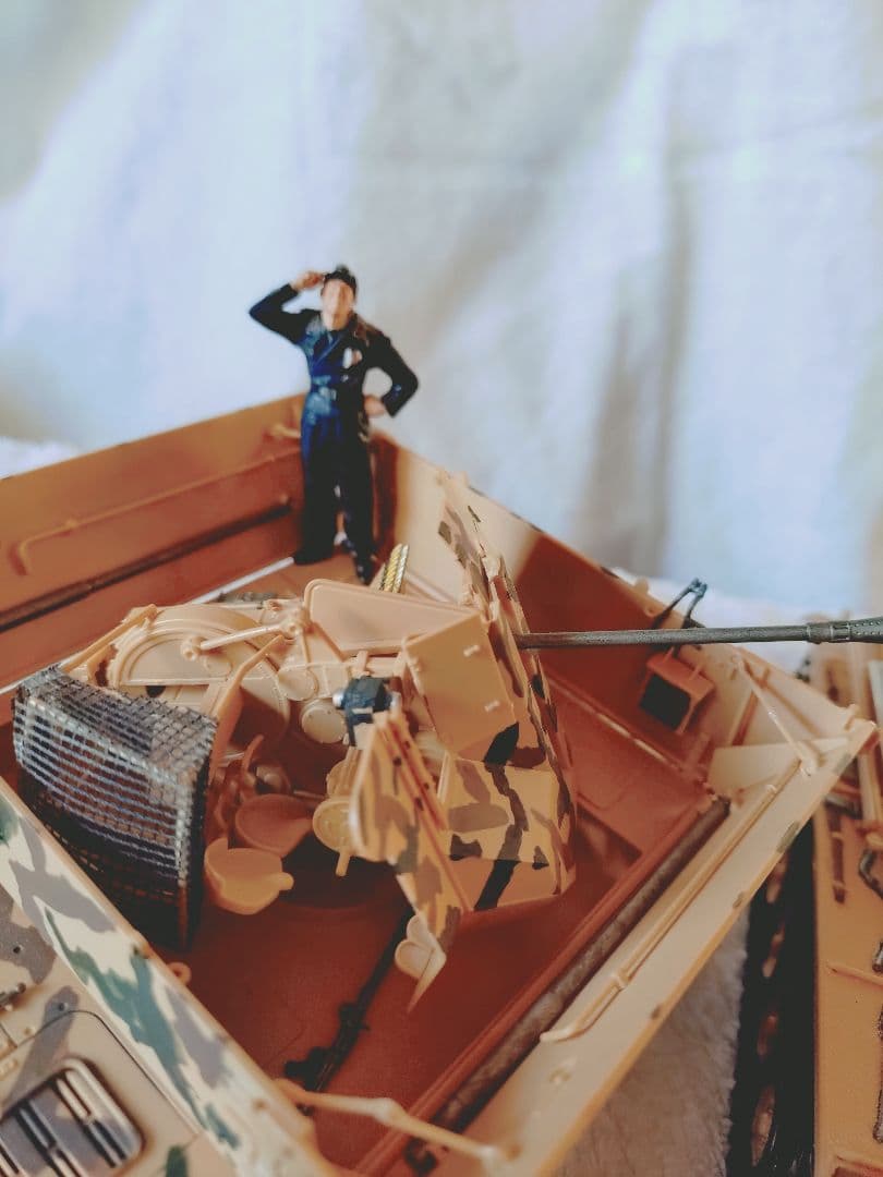 新春特価セール中！美品完成品 Wⅱロンメル戦車軍団チェニジア侵攻フィギュア3体付