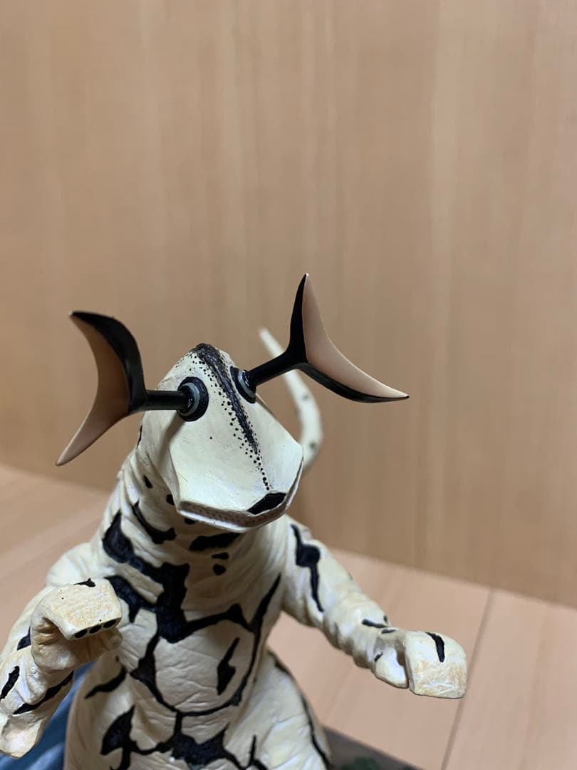希少 絶版 ART OF WAR エレキング 茨木彰 ウルトラセブン フィギュア