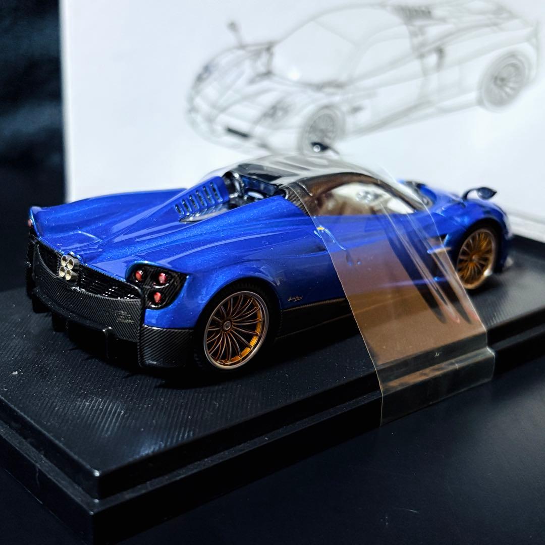 1/43 LCD パガーニ ウアイラ ロードスター 2017 メタリックブルー