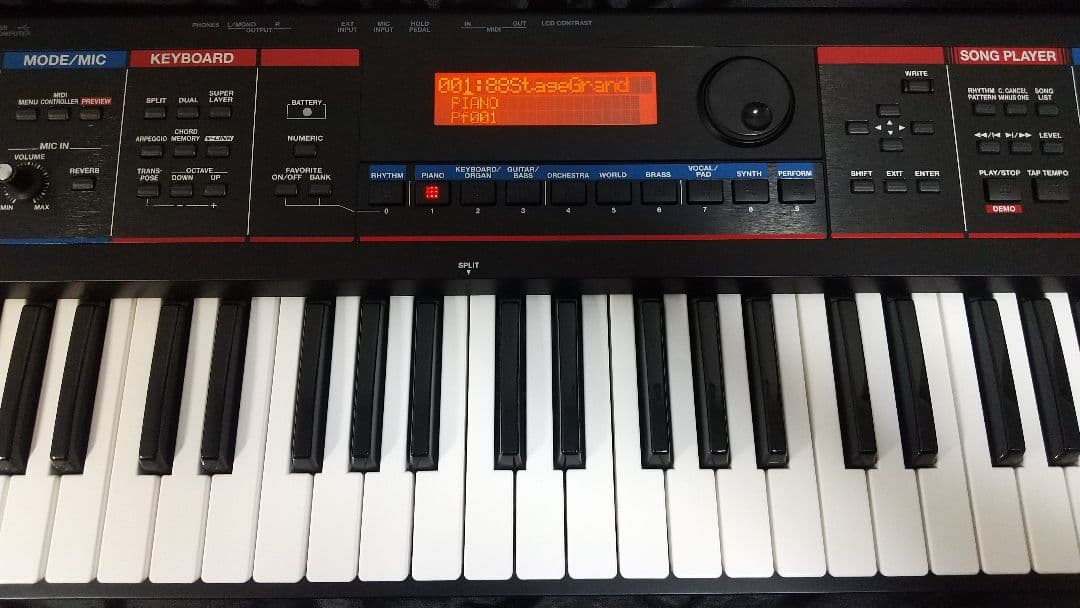 【美品】軽量 Roland JUNO-Di シンセサイザー ソフトケース付属